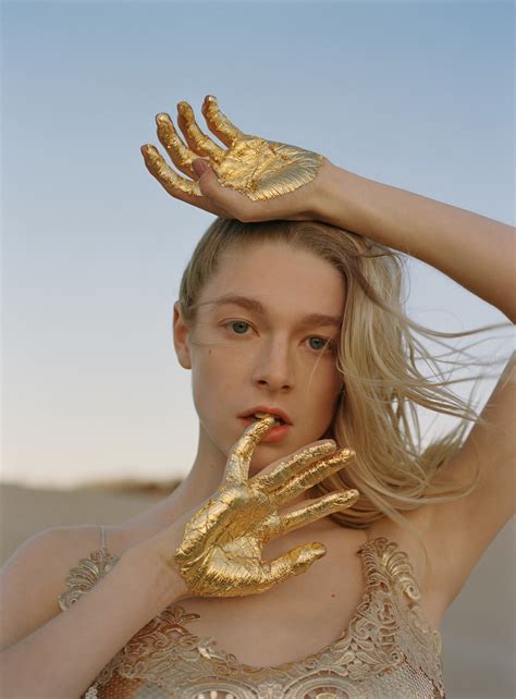 hunter schafer hot|Hunter Schafer Went Topless, Wearing a Feather to the 2023。